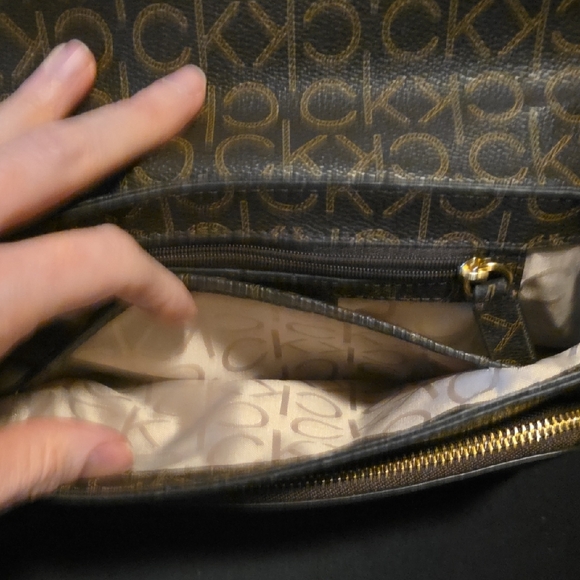 Calvin Klein Garnet Shoulder Bag in Brown and Tan With Pink Front Closure - Picture 7 of 10